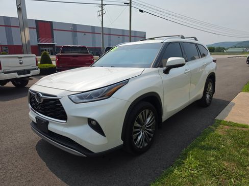 Used 2021 Toyota Highlander Platinum AWD/4WD image 8
