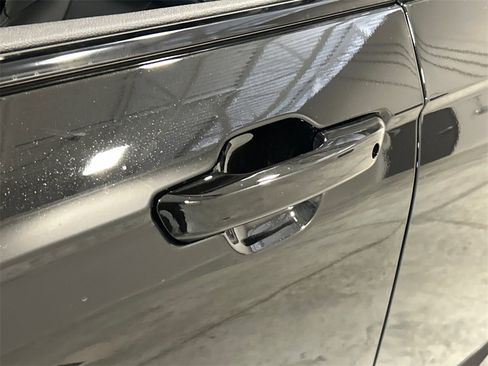 New 2025 Jeep Grand Cherokee Limited w/ Black Appearance Package image 13