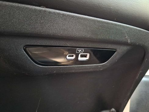 Certified 2023 Chrysler Pacifica Touring-L FWD image 13
