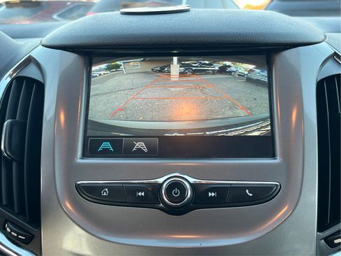 Used 2017 Chevrolet Cruze LT image 29