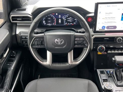 Used 2024 Toyota Tacoma TRD Off-Road image 17