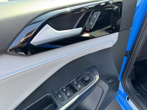 Used 2024 Volkswagen Taos SE image 15