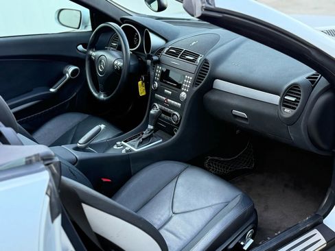 Used 2005 Mercedes-Benz SLK 350 image 31