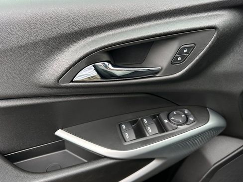 New 2026 Chevrolet Trax RS image 11