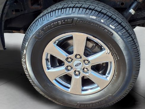 Used 2018 Ford F150 XLT w/ Equipment Group 302A Luxury AWD/4WD image 8