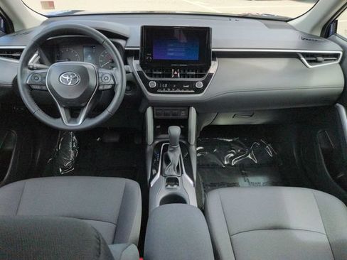 Certified 2025 Toyota Corolla Cross LE FWD image 15