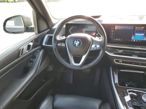 Used 2025 BMW X5 xDrive50e AWD/4WD image 12