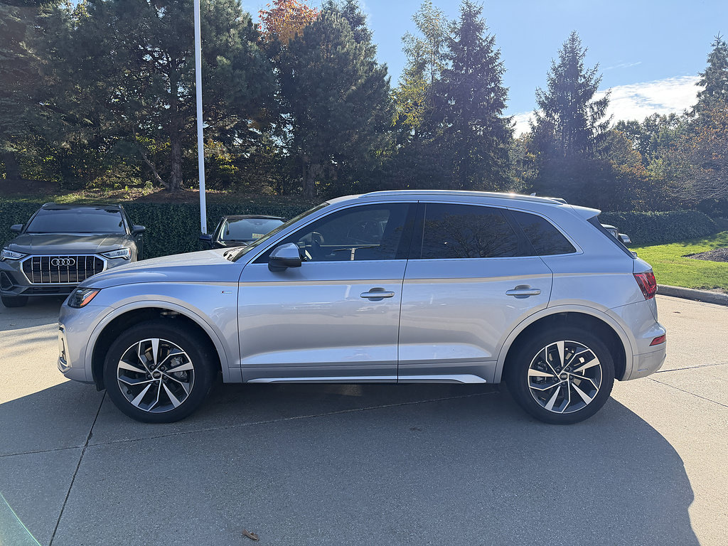 Used 2022 Audi Q5 2.0T Premium Plus AWD/4WD image 2