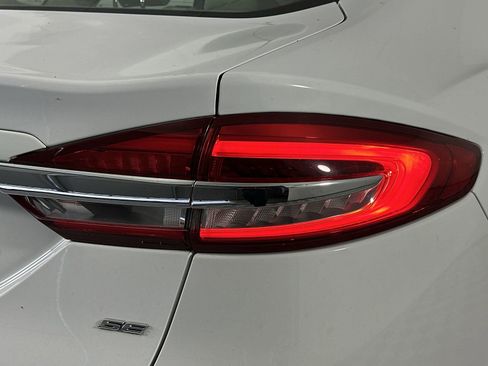 Used 2018 Ford Fusion SE w/ Fusion SE Technology Package FWD image 26