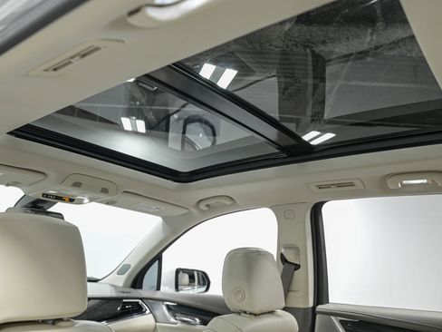 Used 2023 Cadillac XT6 Premium Luxury image 26