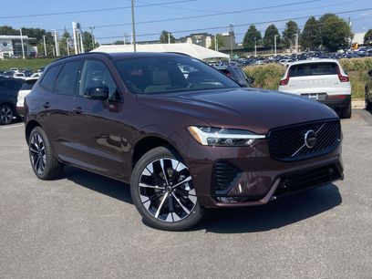 New 2026 Volvo XC60 B5 Plus w/ Climate Package PRO
