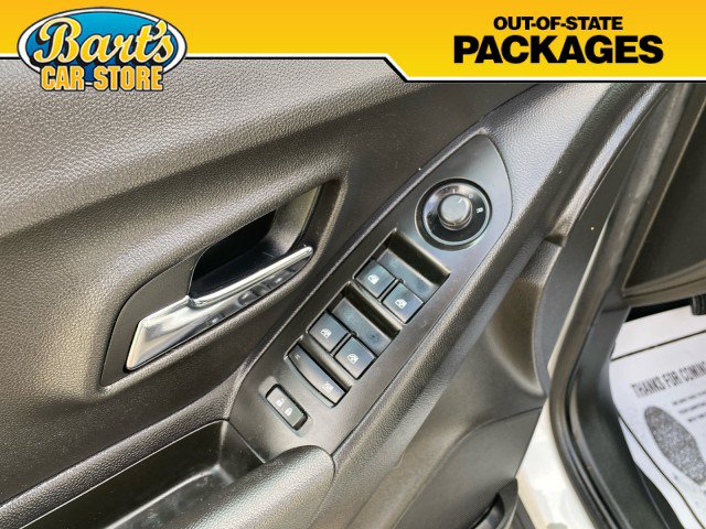 Used 2017 Chevrolet Trax LT w/ LT Convenience Package AWD/4WD image 24