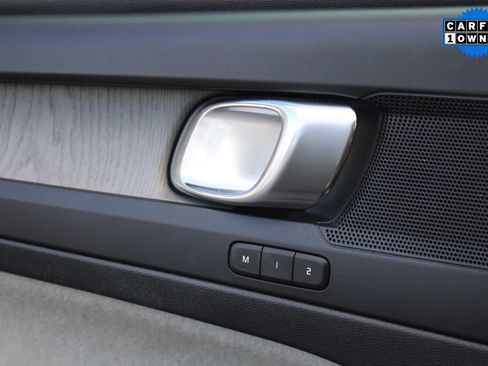 Used 2021 Volvo XC40 T5 Inscription w/ Advanced Package image 17