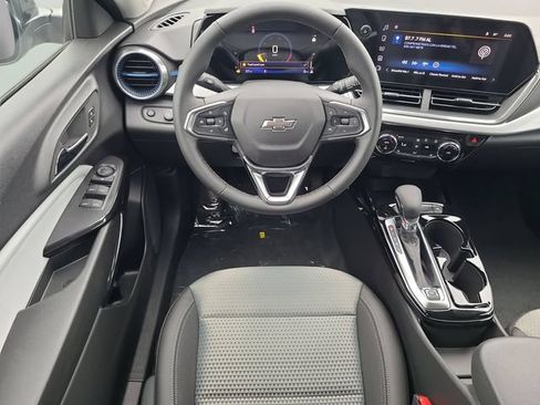 New 2026 Chevrolet Trax LT w/ Midnight Edition FWD image 14