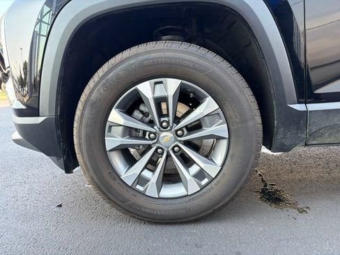 Used 2026 Chevrolet Equinox LT w/ LPO, Floor Liner Package FWD image 10
