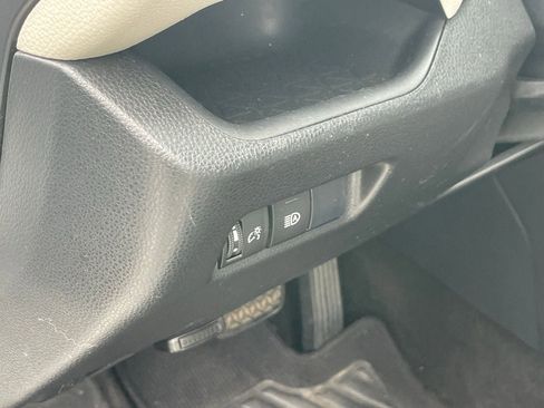 Used 2019 Toyota RAV4 XLE w/ Carpet Mat Package image 9