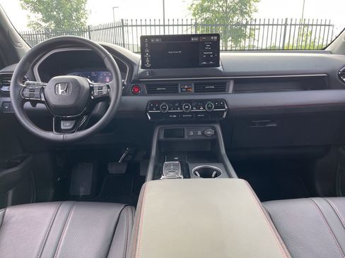 Certified 2026 Honda Pilot Black Edition image 14