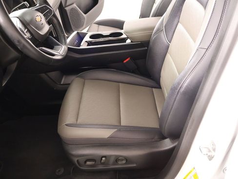 Used 2025 Chevrolet Equinox LT w/ Convenience Package II image 10