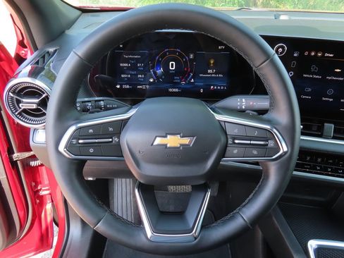 Certified 2026 Chevrolet Equinox LT AWD/4WD image 17
