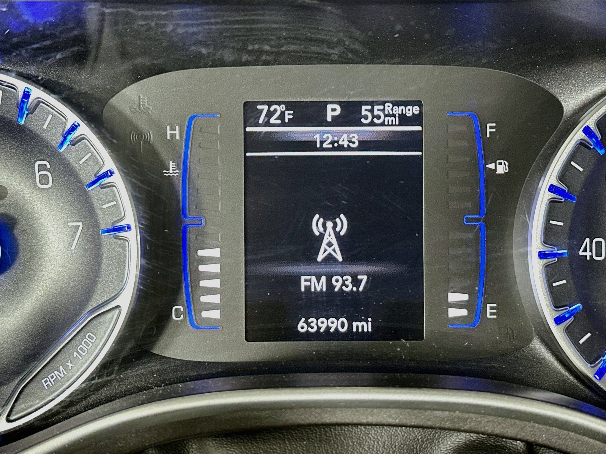 Used 2020 Chrysler Pacifica Touring-L w/ Tire & Wheel Group FWD image 19