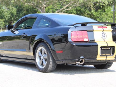 Used 2006 Ford Mustang GT RWD image 12