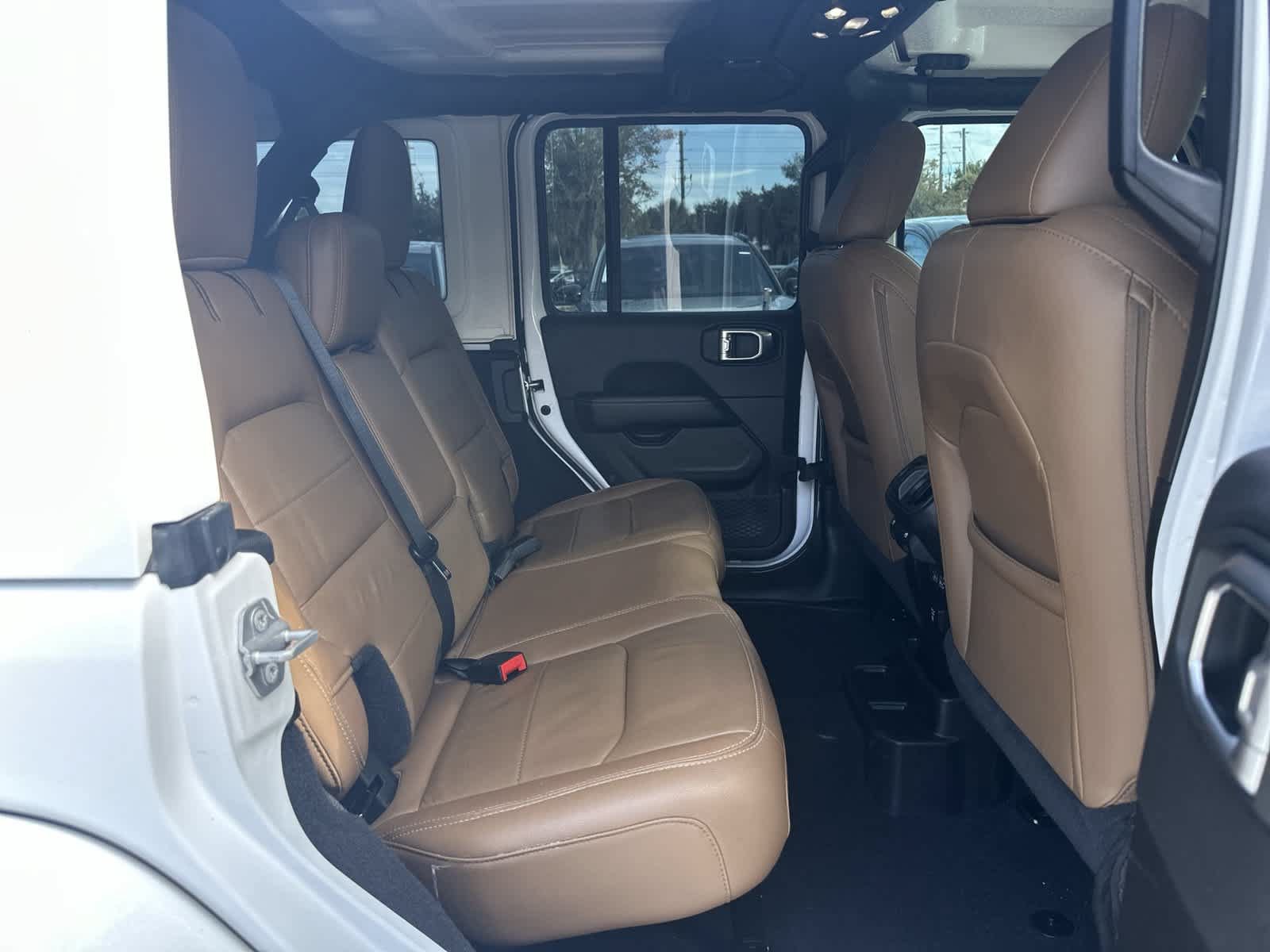 Used 2021 Jeep Wrangler Unlimited Sahara AWD/4WD image 16