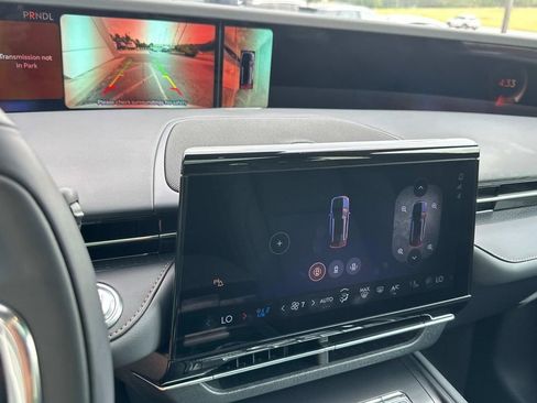 New 2025 Lincoln Nautilus Premier w/ Equipment Group 102A image 30