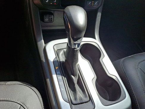 Certified 2022 Chevrolet Colorado ZR2 w/ ZR2 Midnight Special Edition image 12