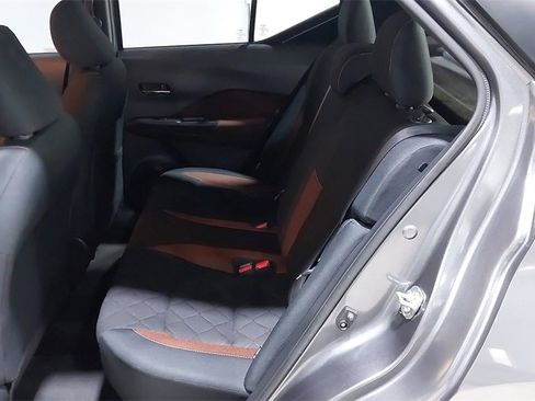 Used 2020 Nissan Kicks SR image 21