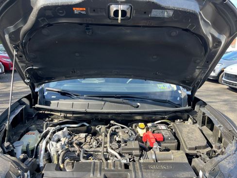 Used 2025 Nissan Kicks SV image 30