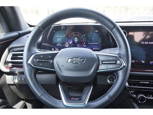 Used 2024 Chevrolet Traverse Z71 AWD/4WD image 15