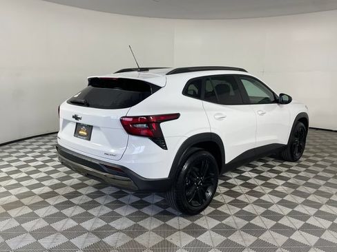 New 2026 Chevrolet Trax ACTIV w/ Sunroof Package FWD image 13