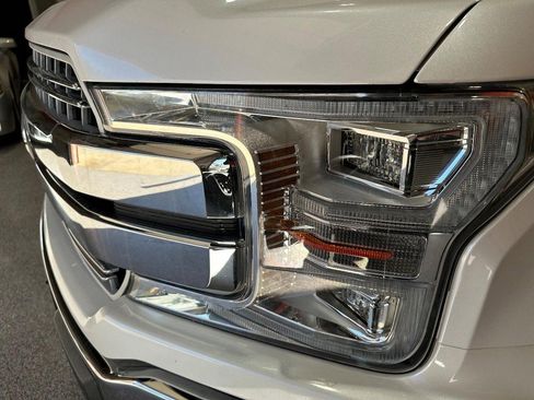 Used 2019 Ford F150 Lariat w/ Equipment Group 502A Luxury image 8