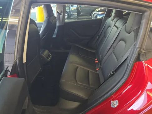 Used 2019 Tesla Model 3 Standard Range Plus image 4