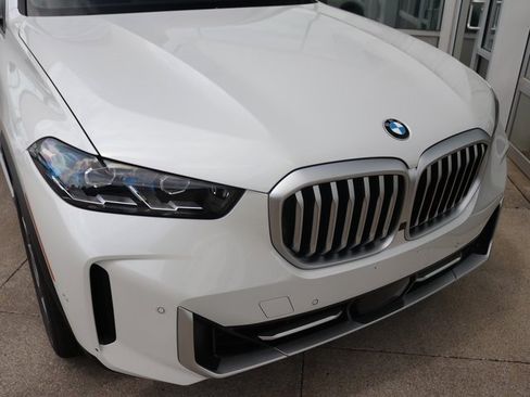 Used 2025 BMW X5 xDrive40i image 3