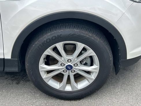 Used 2018 Ford Escape SEL w/ Ford Safe & Smart Package AWD/4WD image 10