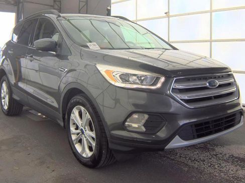 Used 2018 Ford Escape SEL FWD image 3