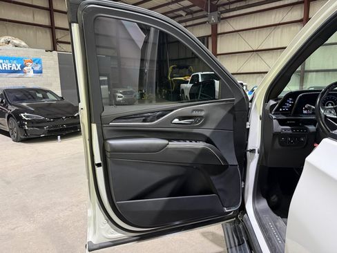 Used 2021 Cadillac Escalade ESV Sport w/ Driver Assist Tech Package AWD/4WD image 11