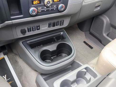 Used 2021 Nissan NV 3500 SL RWD image 19