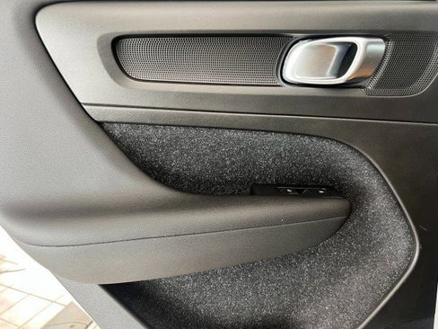 Used 2019 Volvo XC40 T5 Inscription image 39