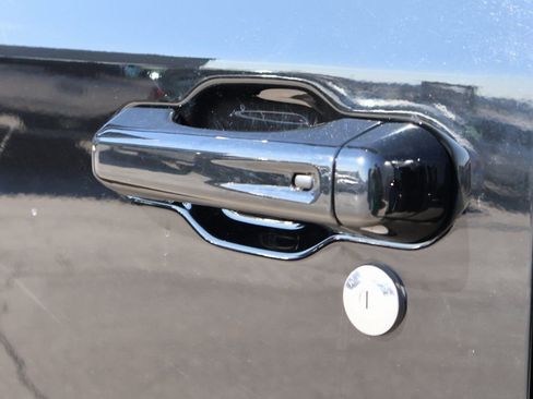 Used 2024 Jeep Gladiator Rubicon w/ Technology Group image 19