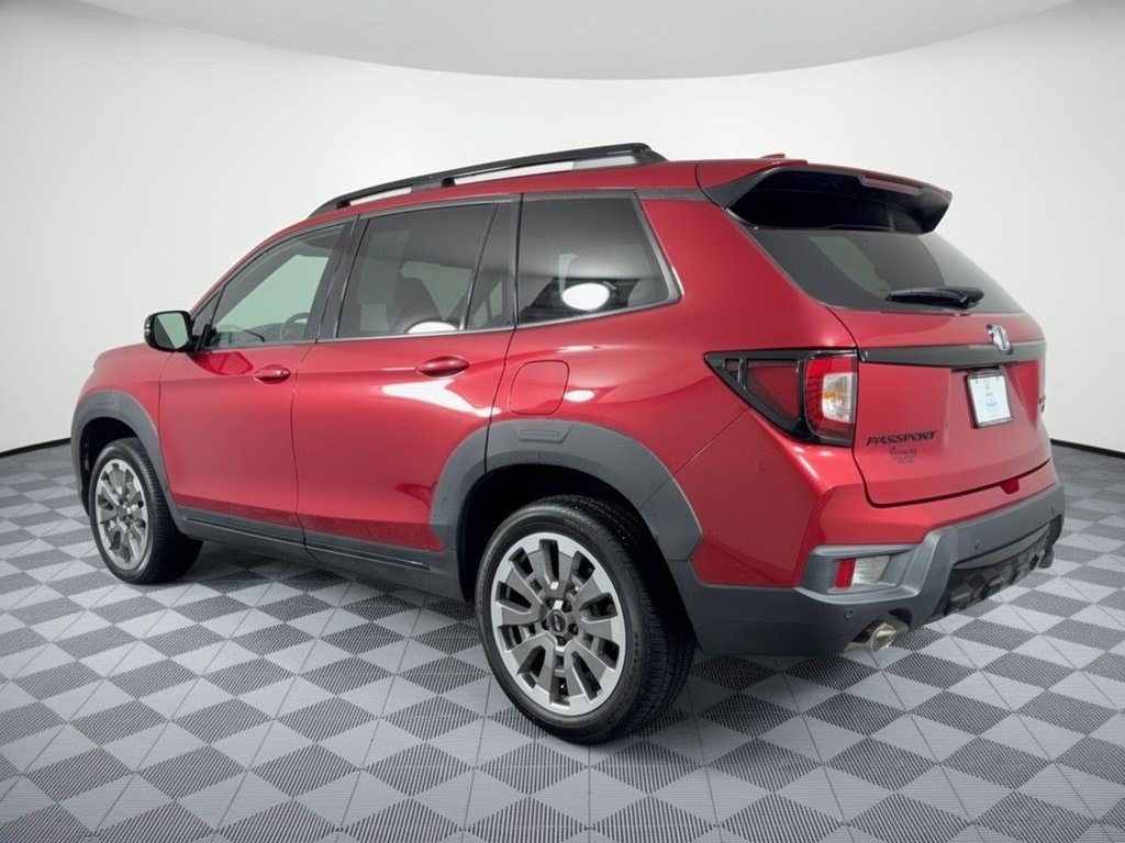 Certified 2024 Honda Passport Black Edition image 3