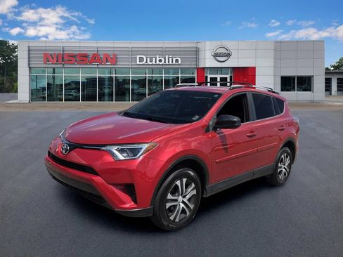 Used 2016 Toyota RAV4 LE FWD image 1