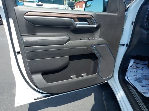 Used 2024 Chevrolet Silverado 1500 LT AWD/4WD image 10