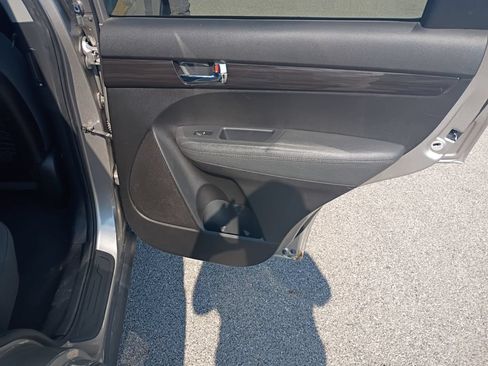 Used 2013 Kia Sorento LX w/ Convenience Pkg FWD image 33