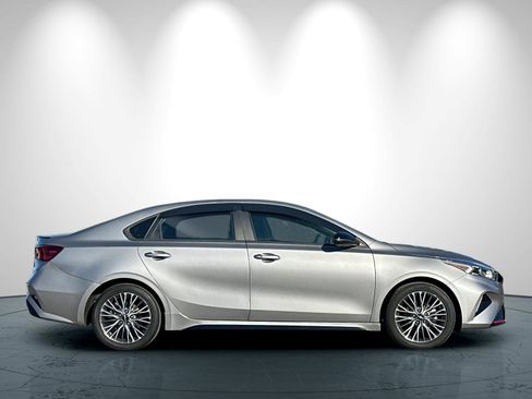 Certified 2024 Kia Forte GT-Line image 3