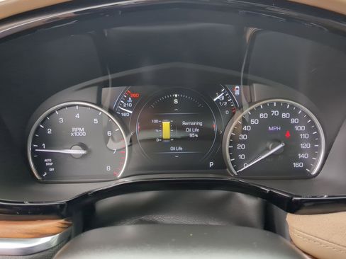 Used 2018 Cadillac XT5 Platinum image 14