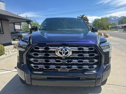 Used 2025 Toyota Tundra Limited AWD/4WD image 2