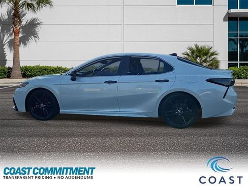 Used 2021 Toyota Camry XSE FWD image 9