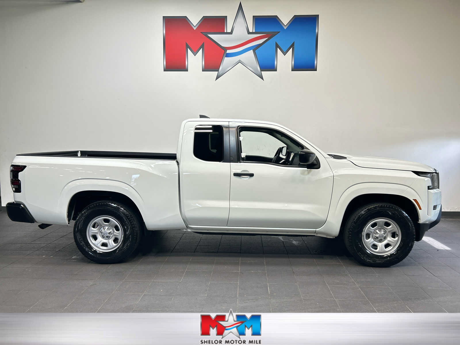 Used 2022 Nissan Frontier S RWD image 1